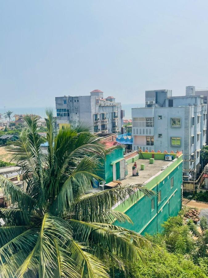 Royal Beach International Hotel Puri Exterior photo