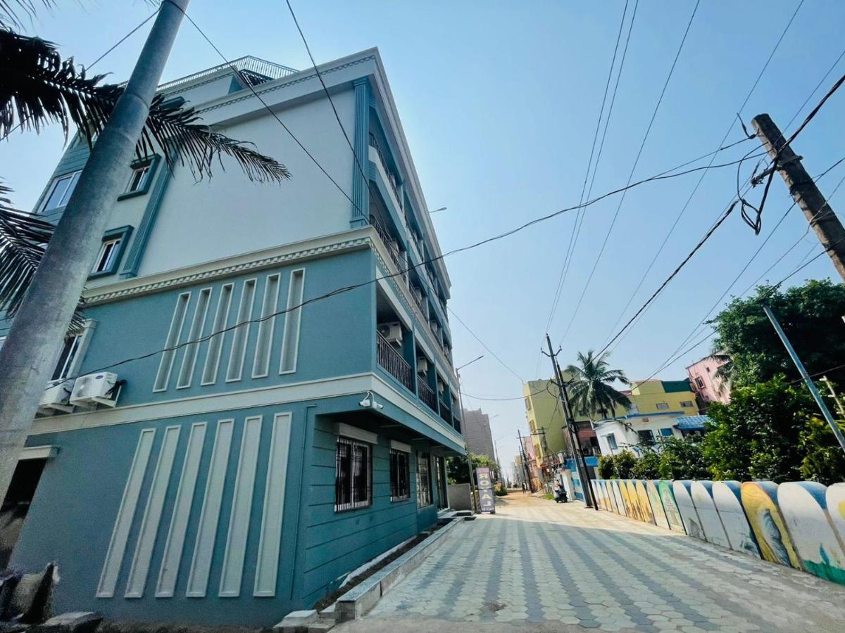 Royal Beach International Hotel Puri Exterior photo